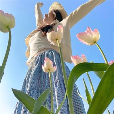 踉跄女孩